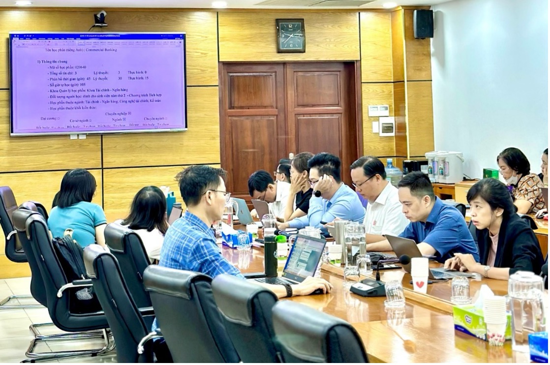 FACULTY OF FINANCE & BANKING ORGANIZES A SEMINAR METHODS FOR ASSESSMENT AND MEASUREMENT OF COURSE LEARNING OUTCOMES